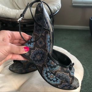 Prada Shoes - The shoes are great condition. Prada Shoes - The shoes are great condition.